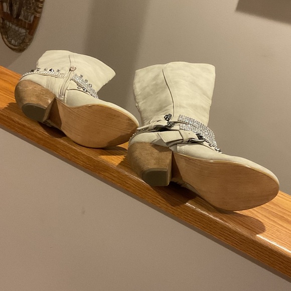 Beige Heeled Boots with Studded Accents - Size 6, Urban Cowgirl, Boho, - Picture 11 of 14